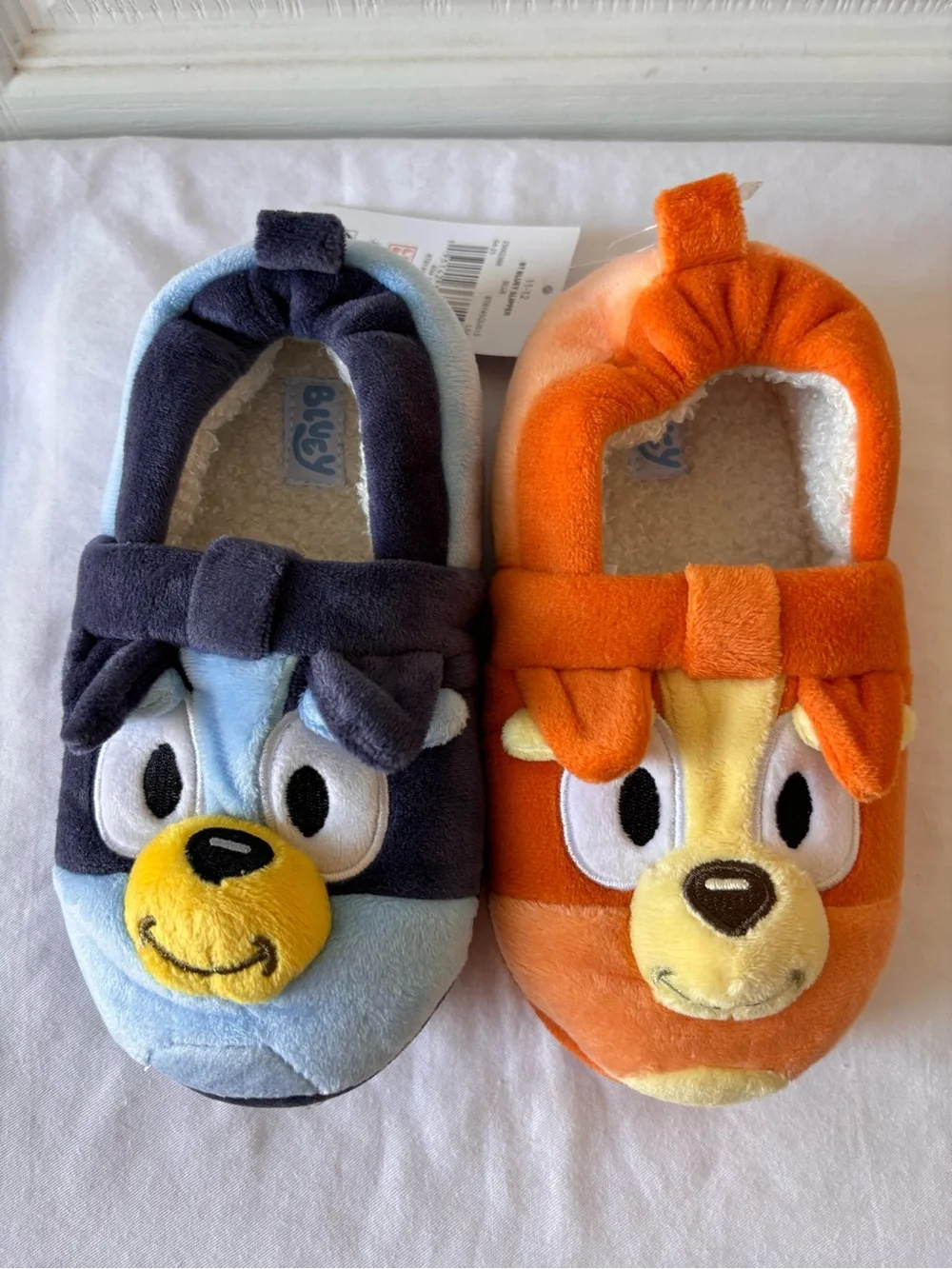 Bluey and Bingo plush slippers- little kid size 11/12 NEW
